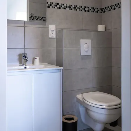 Le Saint Hubert Hotel *