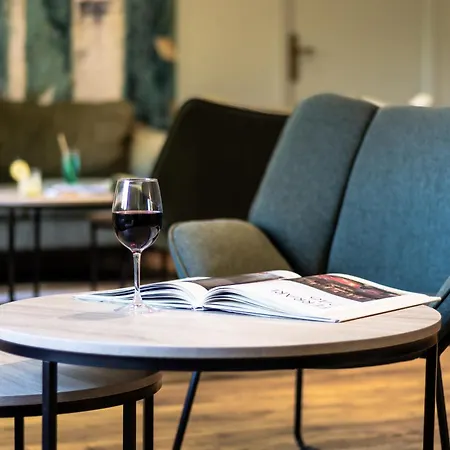 Le Saint Hubert Hotel *