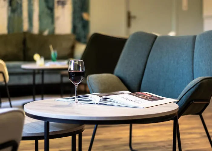 Le Saint Hubert Hotel *